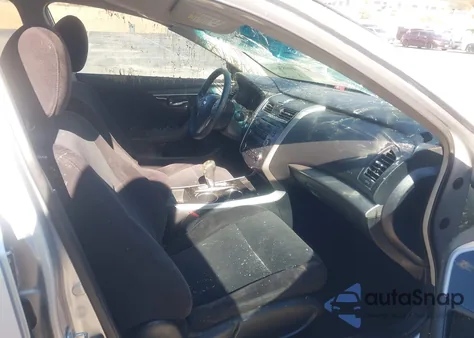 2013 Nissan Altima 2.5 S z USA, uszkodzony, nr VIN 1N4AL3AP9DN556279